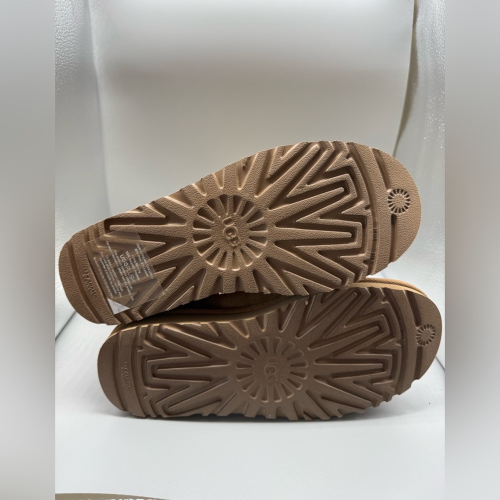UGG Mini Continuity Bow Boot/Chestnut W/Ivory Ribbon Bow/ NIB - Picture 10 of 10
